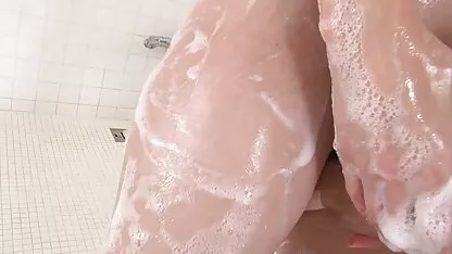 জাপানি ব্লজব মহিলাদের অন্তর্বাস