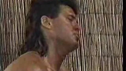 পুরুষ মানুষ স্বর্ণকেশী