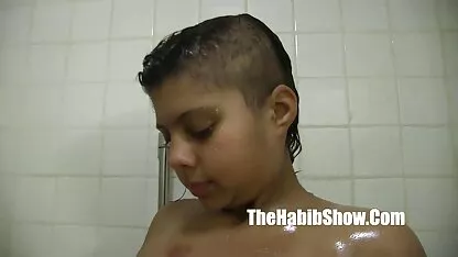 বড় সুন্দরী মহিলা