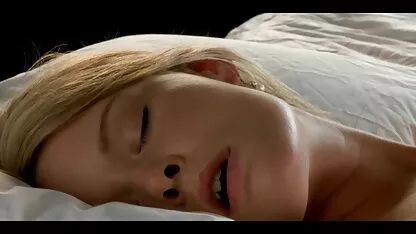 সুন্দরী বালিকা-