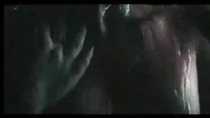 উলঙ্গ ভারতীয় বালিকা
