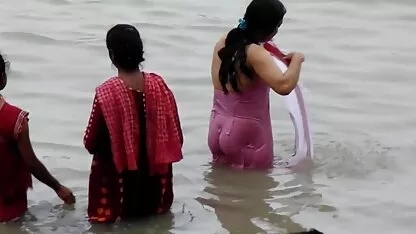 বড় সুন্দরী মহিলা