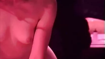 উলঙ্গ নাচের ক্লাব জাপানি