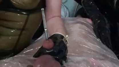 পরিধানসমূহ সঙ্গে নারী, এবং শব্দ
